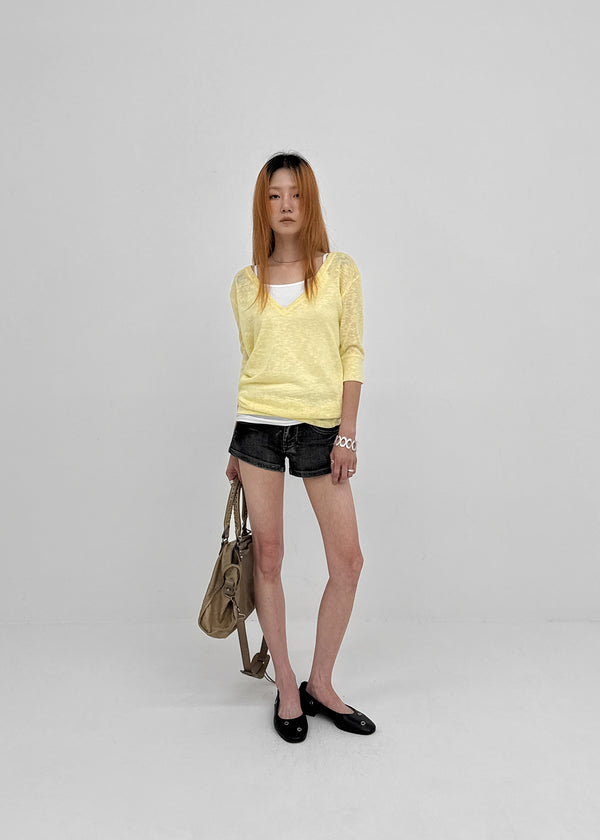 Duto V-neck Sleeveless Top
