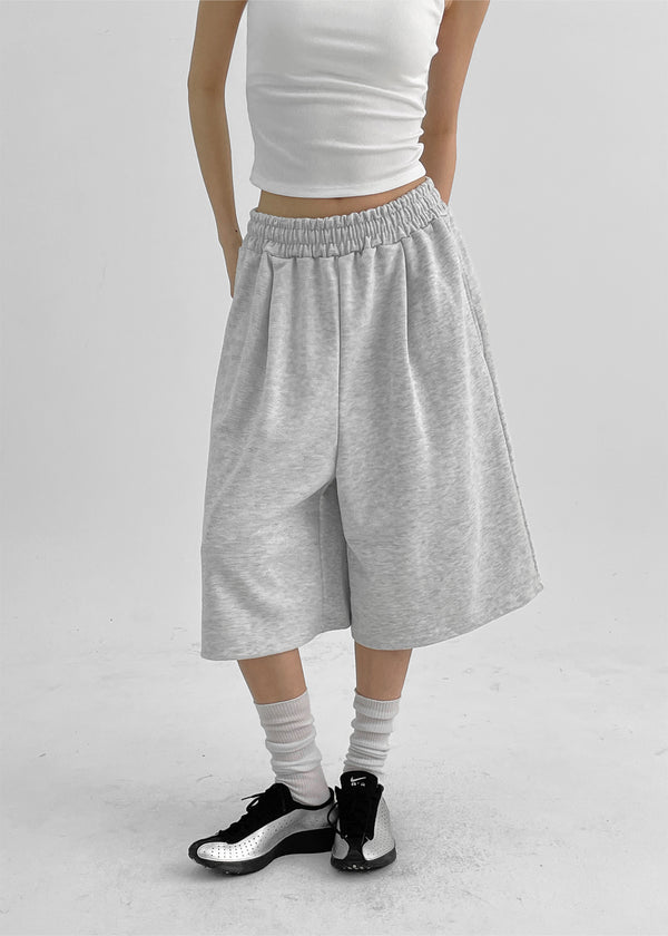 (UNISEX) Hugging Pintuck Bermuda Banding Pants