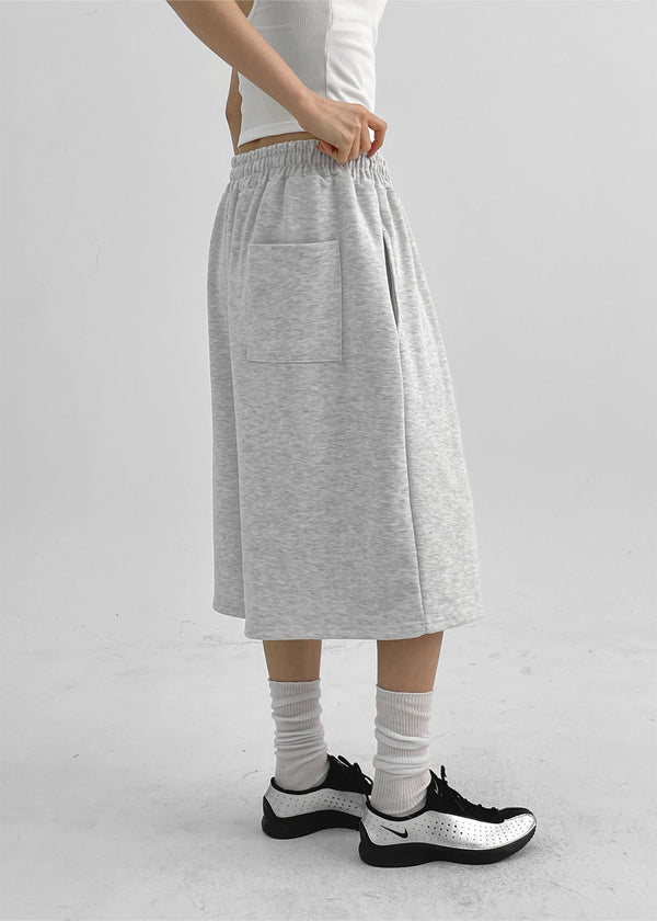 (UNISEX) Hugging Pintuck Bermuda Banding Pants