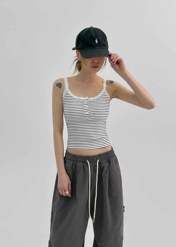 Flavor Lace Button Sleeveless (Built-in Cap)