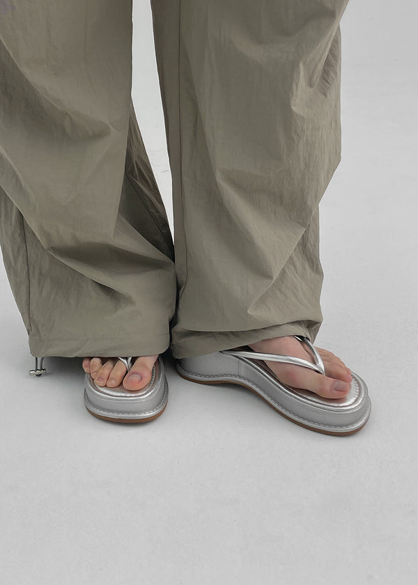 Byache Daily Leather Thong Sandals