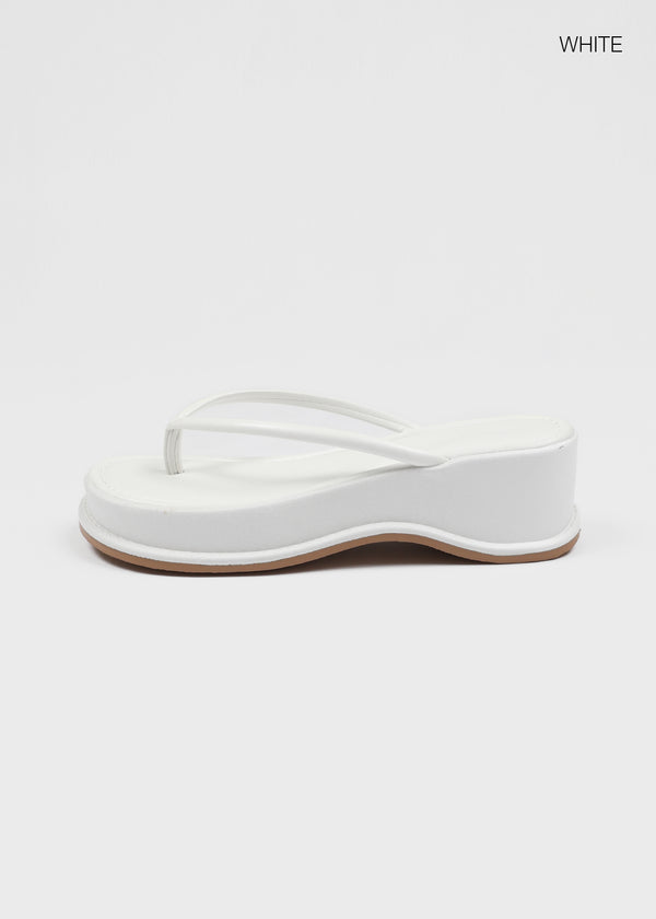 Byache Daily Leather Thong Sandals
