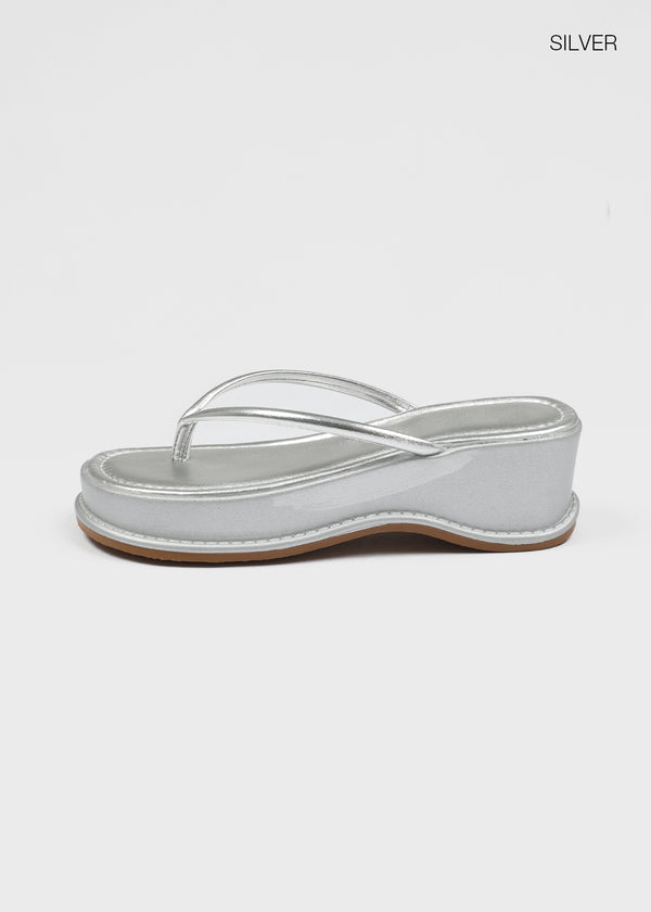 Byache Daily Leather Thong Sandals