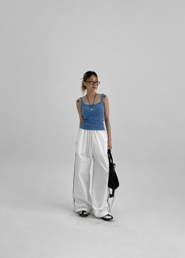 Pocarit Basic Sleeveless Top (Built-in Cap)