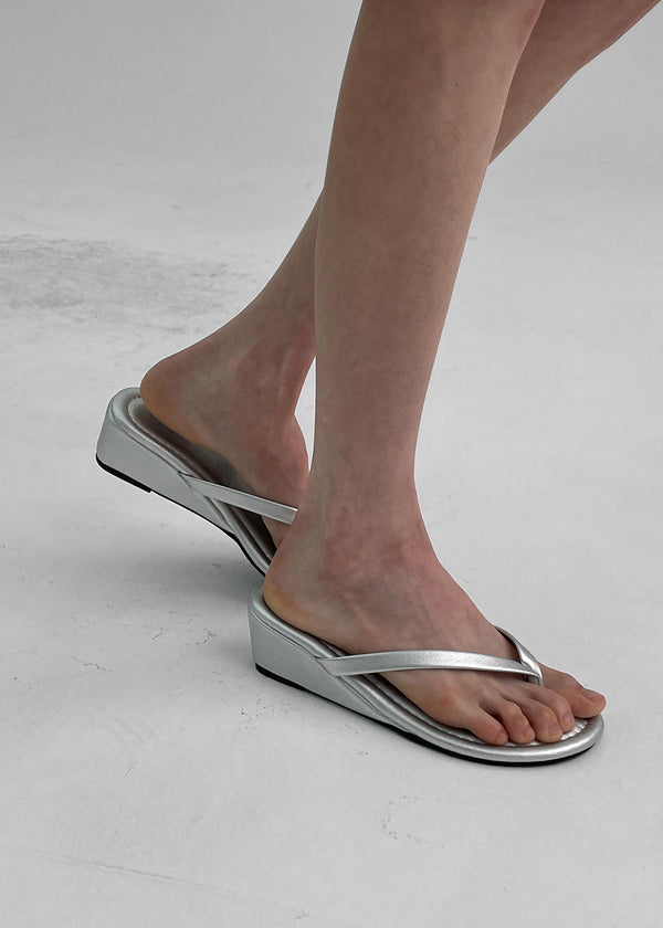 Tezrin Leather Thong Sandals