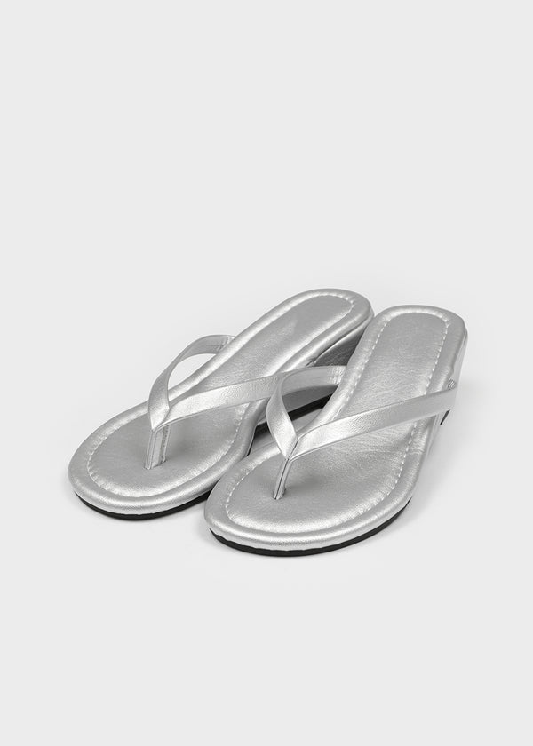 Tezrin Leather Thong Sandals