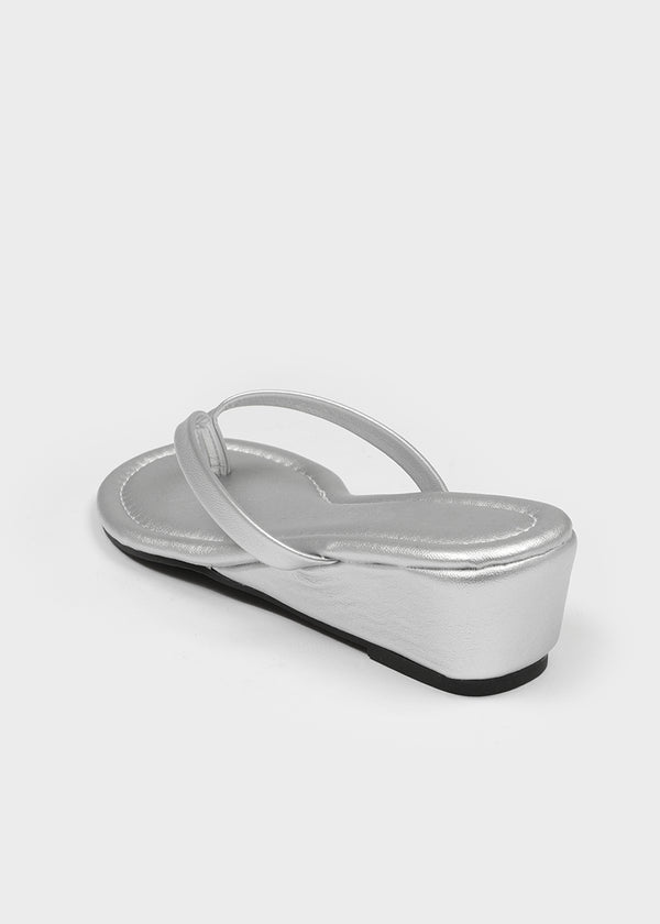 Tezrin Leather Thong Sandals