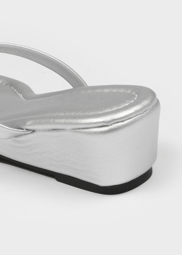 Tezrin Leather Thong Sandals