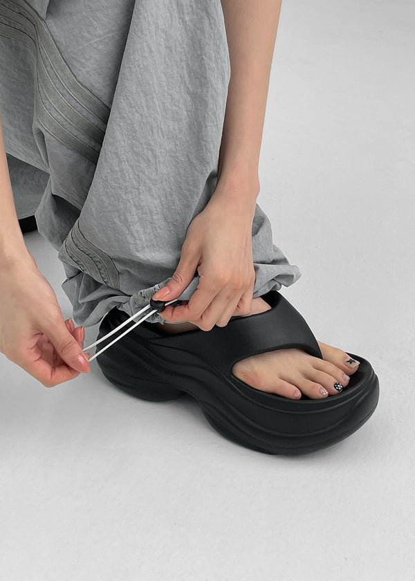 Domoko Platform Thong Sandals