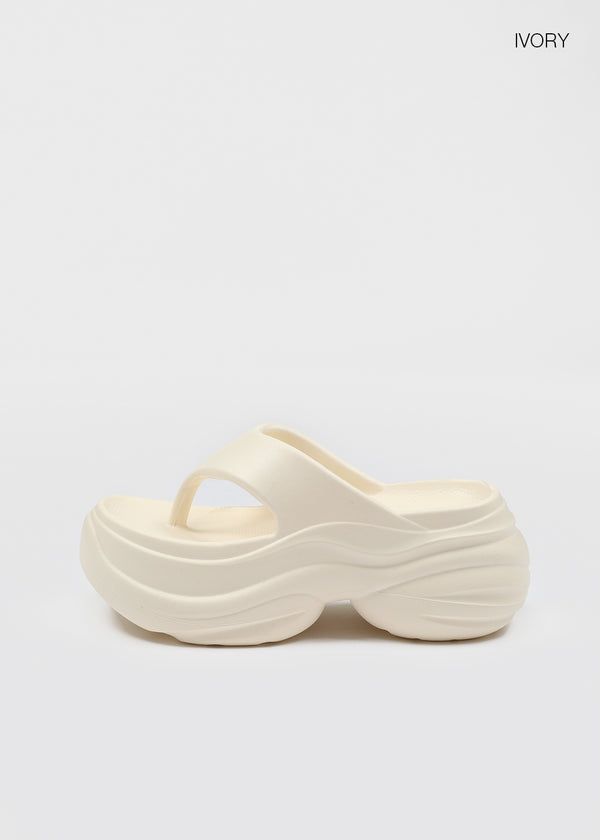 Domoko Platform Thong Sandals