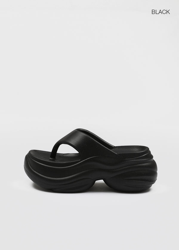 Domoko Platform Thong Sandals
