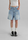 Femme Cutting Washed Denim Shorts