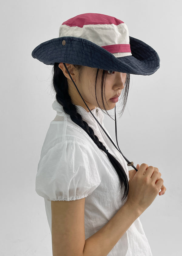 Billo Strap Washed Contrast Bucket Hat