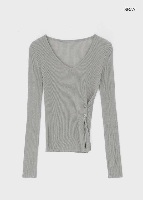 Ringdicky Button Slit Knit