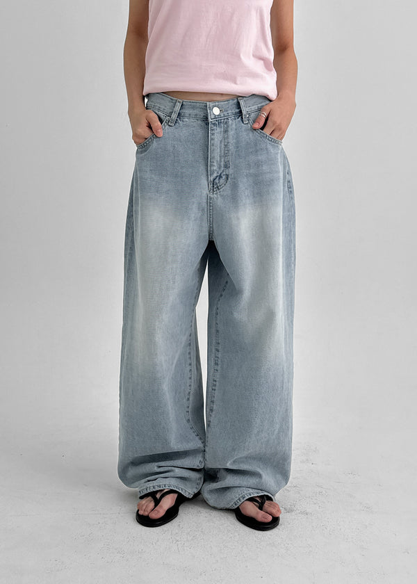 Belpel Washed Wide Balloon Denim Pants