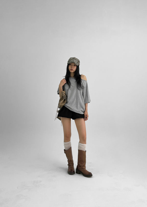 Royton Overfit Off-shoulder Short Sleeve T-shirt