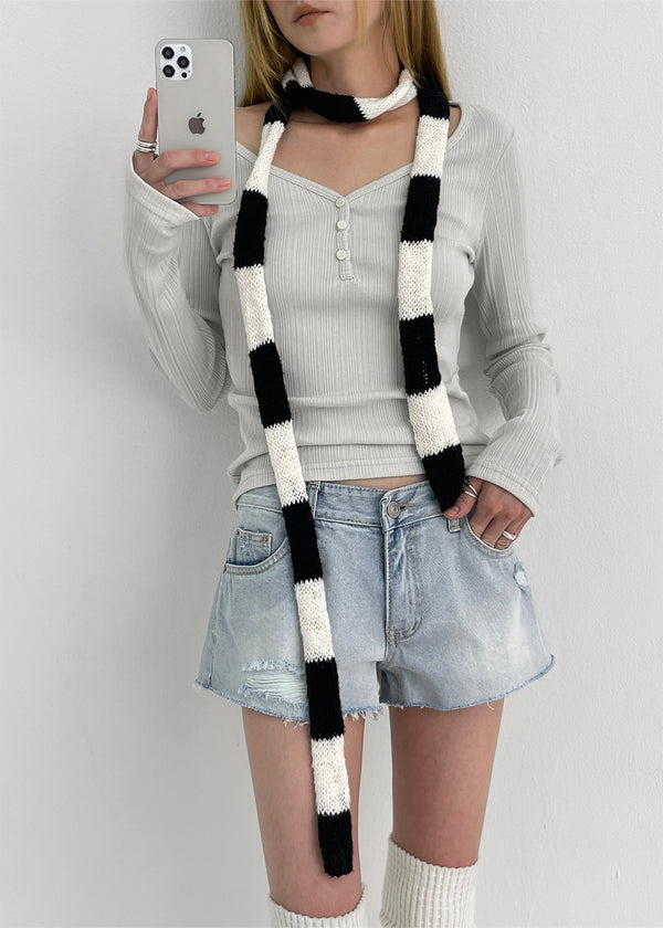 Netsua V-neck Button-up Long-sleeve T-shirt