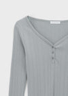 Netsua V-neck Button-up Long-sleeve T-shirt