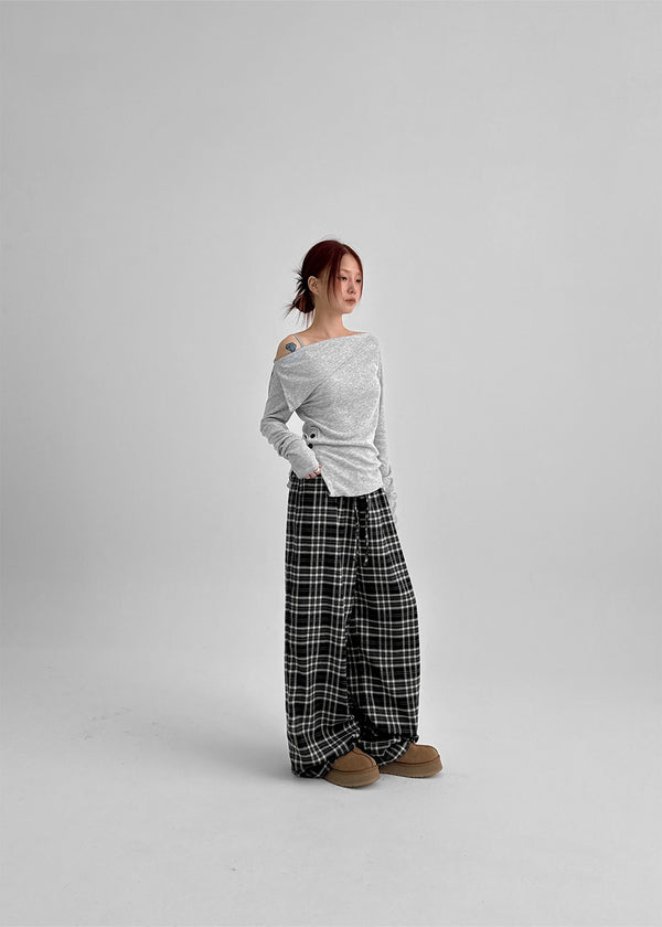 Kariko Off-shoulder Slit Button Long-sleeved T-shirt