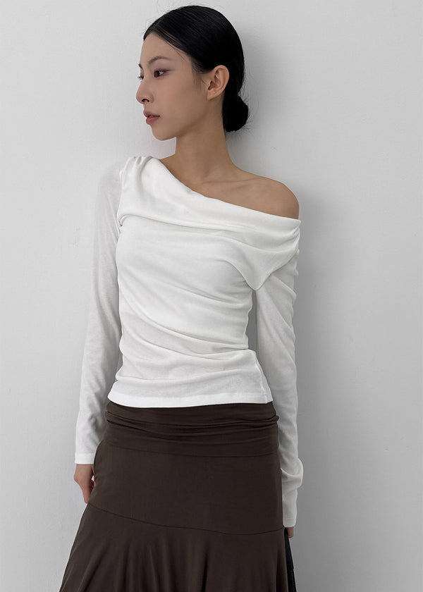 Cluet Set - Drape Long-sleeved T-shirt, Muffler