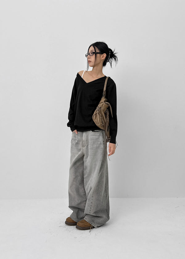 Wide Denim Pants With A Slit Pocket And A Cotton Wash