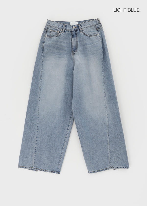Wide Denim Pants With A Slit Pocket And A Cotton Wash