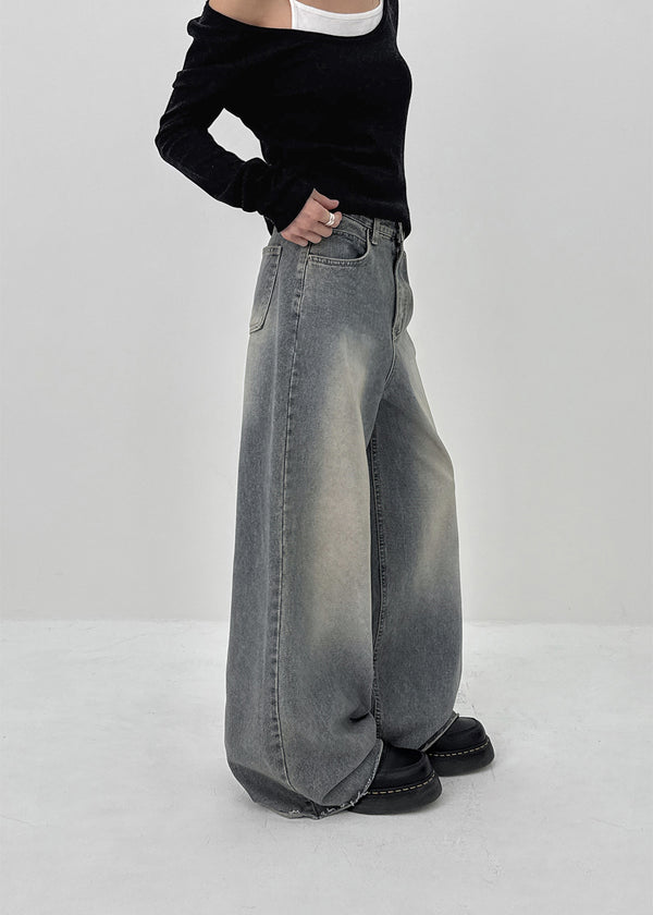 Oladi Washed Wide Bootcut Denim Pants