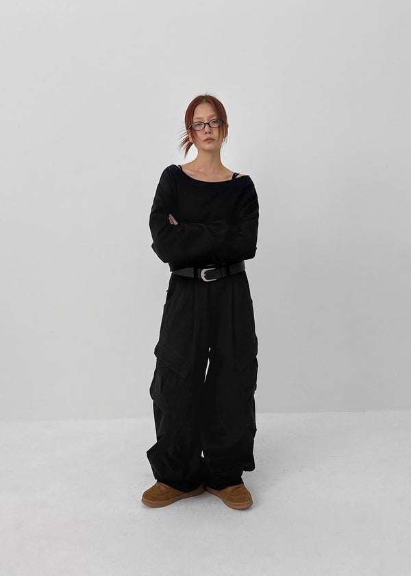 Eldito Off-shoulder Crop Man-to-man