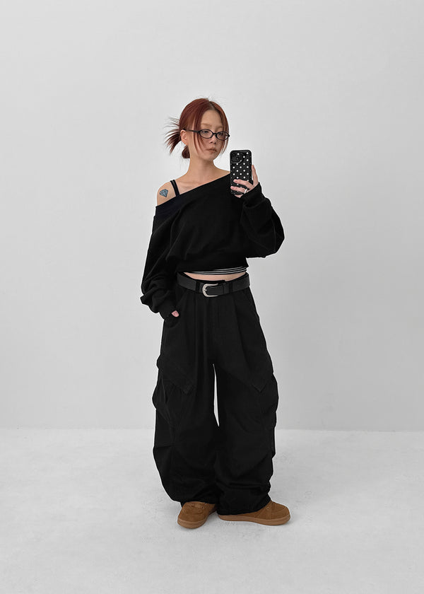 Eldito Off-shoulder Crop Man-to-man