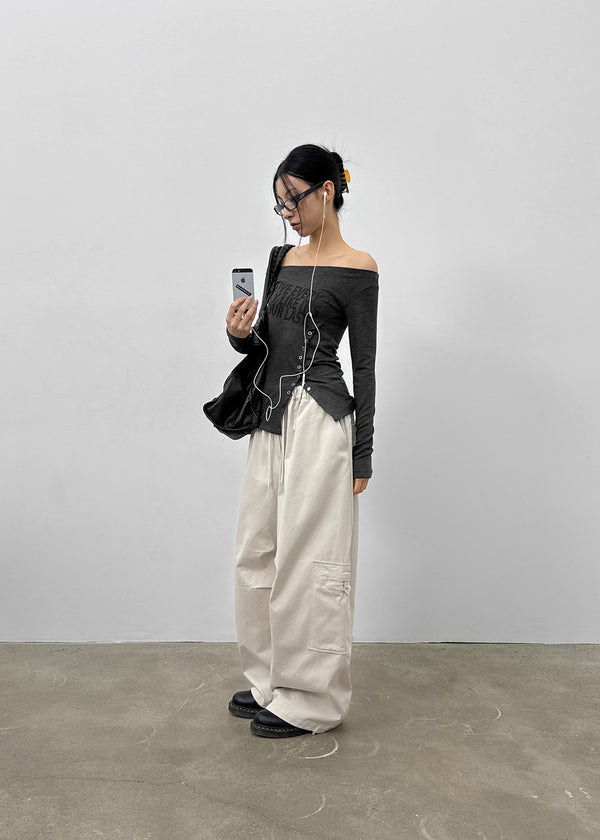 Elfo Slit Off-shoulder Long-sleeved T-shirt