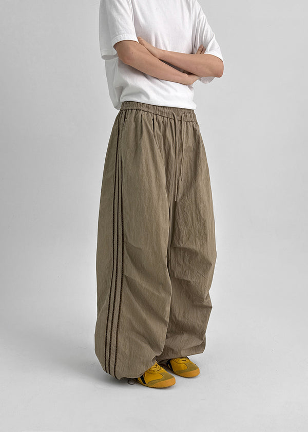 (UNISEX) Nuadi Line Parachute Wide Pants