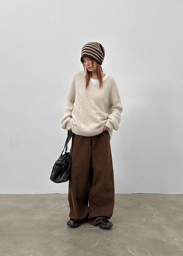 Hilooni Loose Fit V-neck Knit (60% Wool)