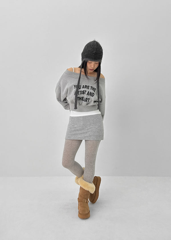 Schnil Lettering Crop Off-shoulder Man-to-man