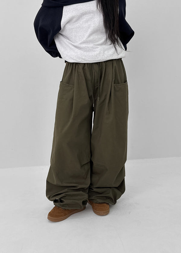 (UNISEX) Nepple Fleece Parachute Banding Pants