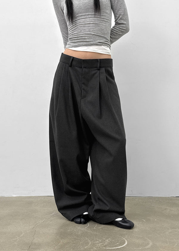(UNISEX) Carlat Pintuck Wool Balloon Slacks