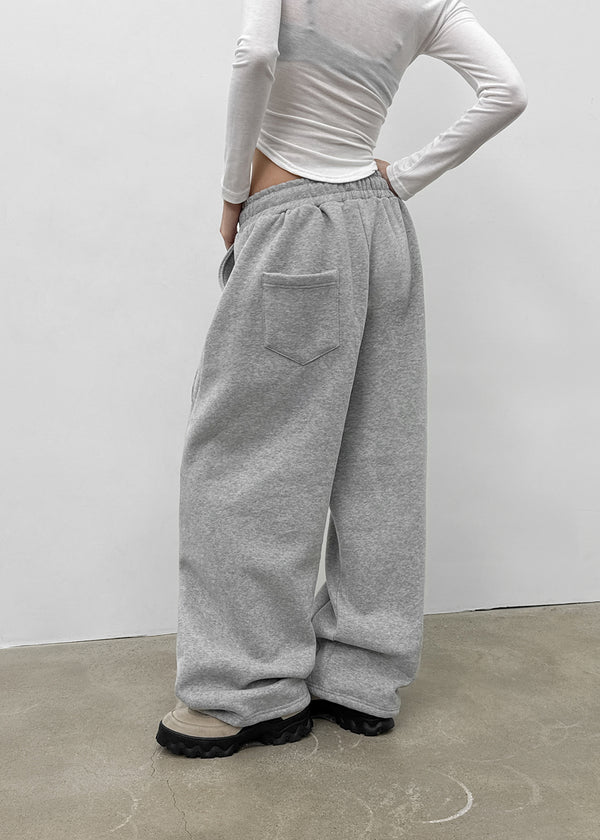Delaying Cut-out Fleece String Pants