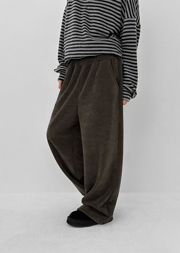 (UNISEX) Quilted Boa Fur Corduroy Wide Balloon Pants