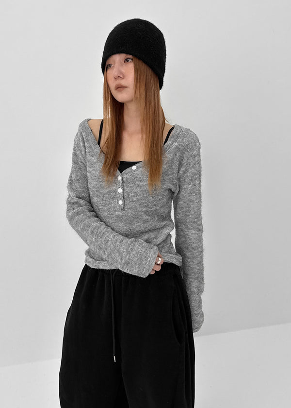 Ordering Button V-neck Slim Long Sleeve T-shirt