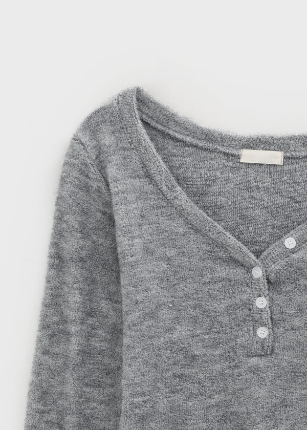 Ordering Button V-neck Slim Long Sleeve T-shirt