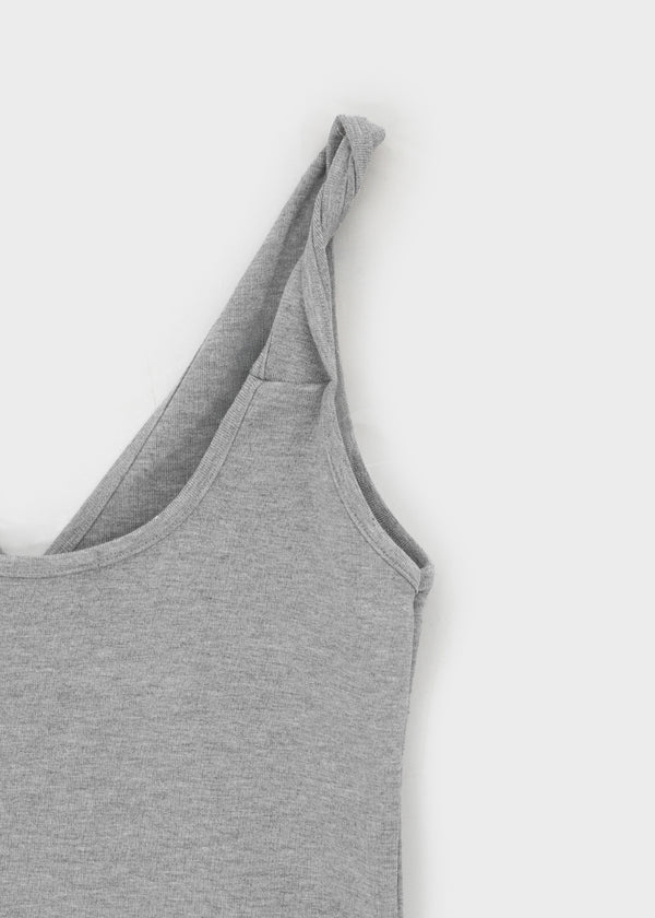 Rukan Twist V-neck Sleeveless