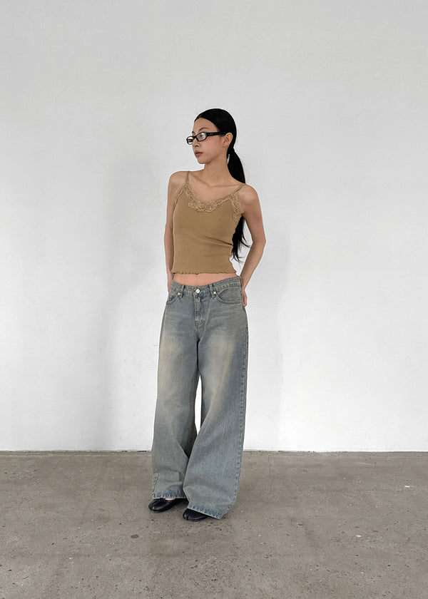 Moffoni Lace Sleeveless (Built-in Cap)