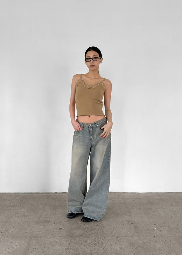 Moffoni Lace Sleeveless (Built-in Cap)