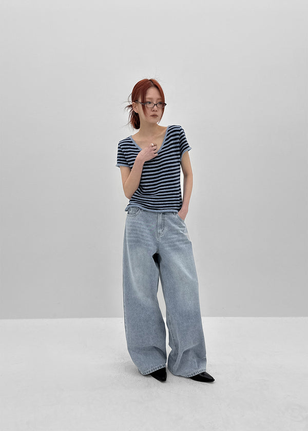 Hellven Loose Fit V-neck Wool Knit