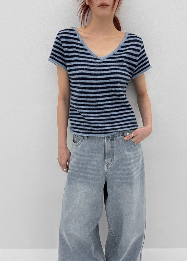 Hellven Loose Fit V-neck Wool Knit