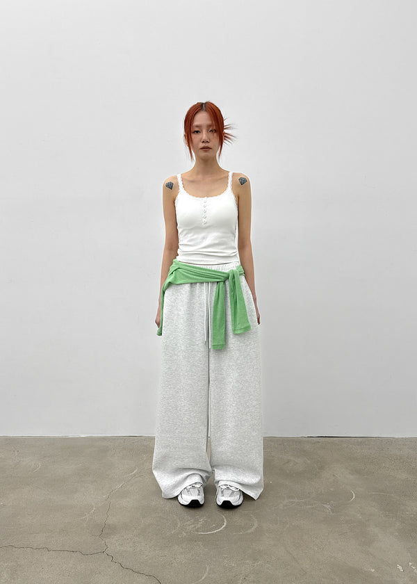 Feight Lace Button Sleeveless Top (Built-in Cap)