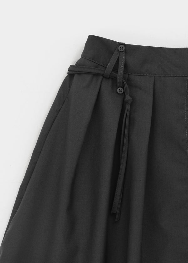 Bereung Strap Layered Skirt Slacks