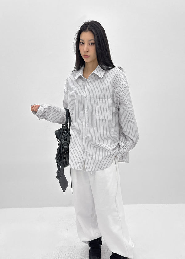 (UNISEX) Blton Loose Fit Striped Shirt