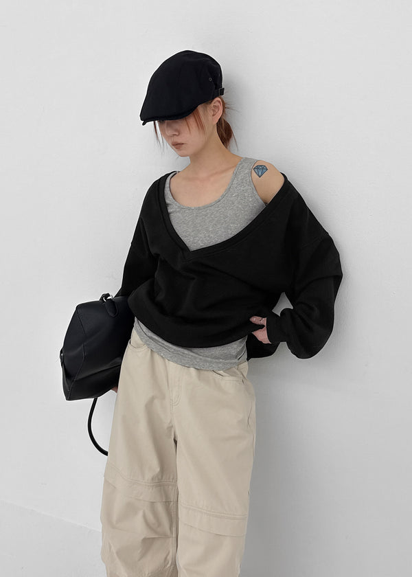 Queria Deep V Sweatshirt