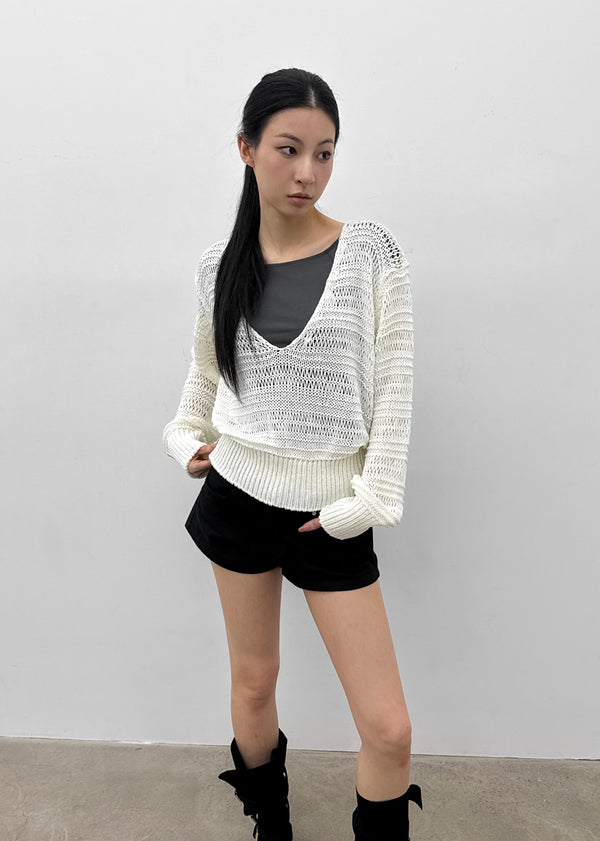 Kipong Deep V-neck Net Knit