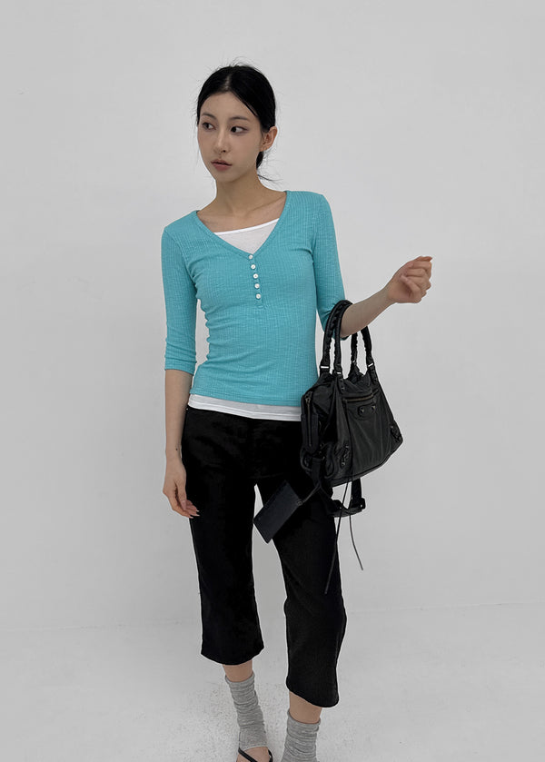 Loopty Button V-neck Ribbed 3/4 Sleeve Tee